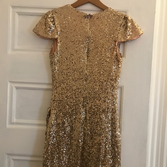 🥂 REVERSE Gold Sequin Mini Cocktail Dress 🔥 - Picture 2 of 4